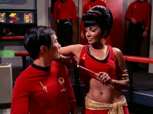 Uhura_distracts_Hikaru_Sulu_(mirror)