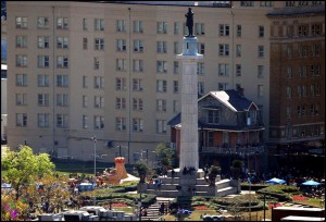 Lee Circle During Mardi Gras http://www.rrikbeck.com/new_orleans.htm