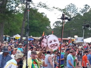 These Fans Are Giving Susan Tedeschi & Derk Trucks a Big Head